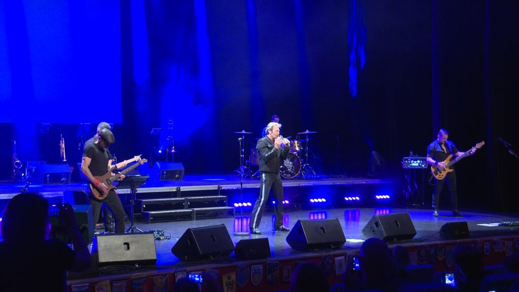 Un concert caritatif avec Johnny Hallyday