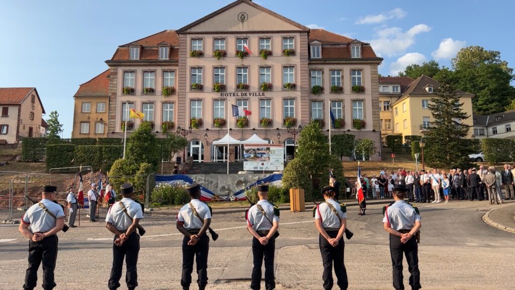 Cérémonie et défilé motorisé des sapeurs-pompiers à Bitche