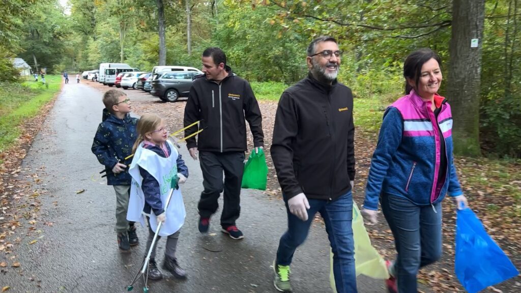 Nettoyage de la forêt du Buchholz par les jeunes du CMJ de Sarreguemines