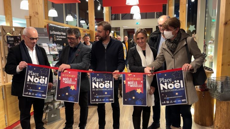 Inauguration de la « Place de Noël du Bitcherland »