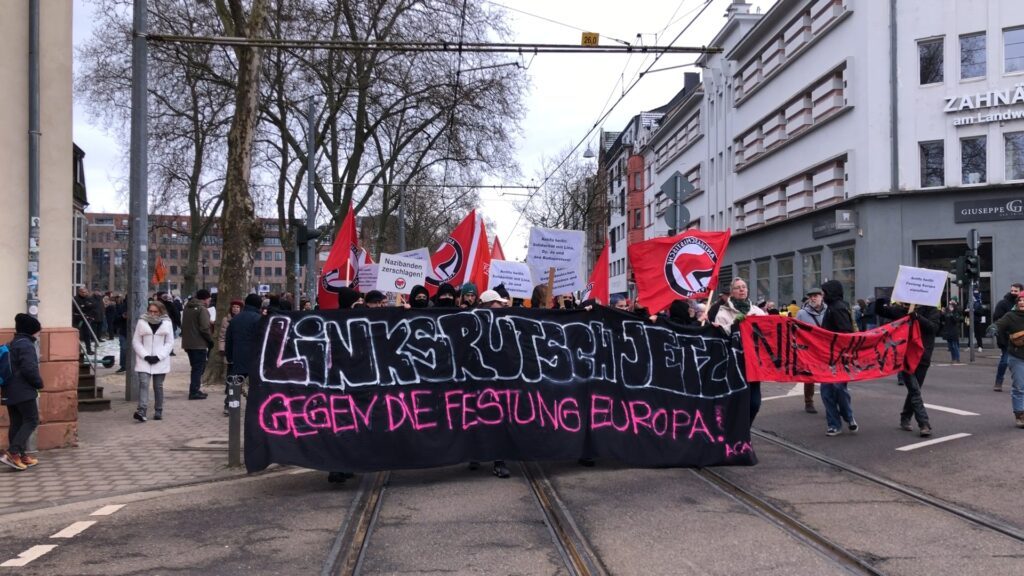 Marée humaine dans les rues de Sarrebruck contre le parti d’extrême-droite AFD