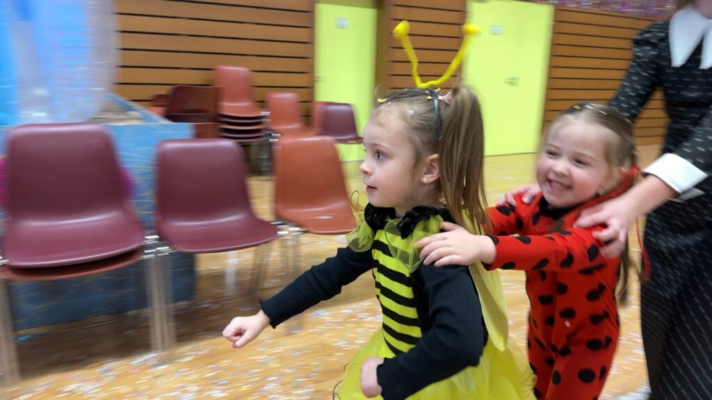 Les enfants fêtent carnaval à Wiesviller