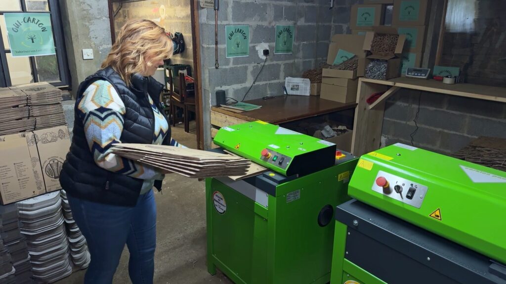 Stéphanie Stauder, habitante d’Erching, donne une seconde utilité aux cartons d’emballages