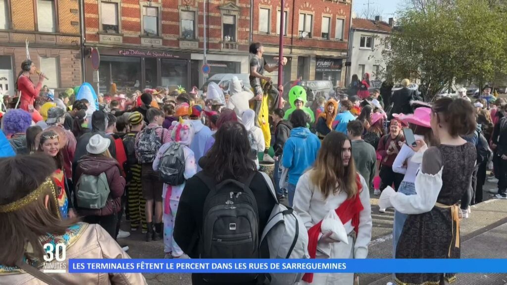 Les Terminales fêtent le Percent dans les rues de Sarreguemines