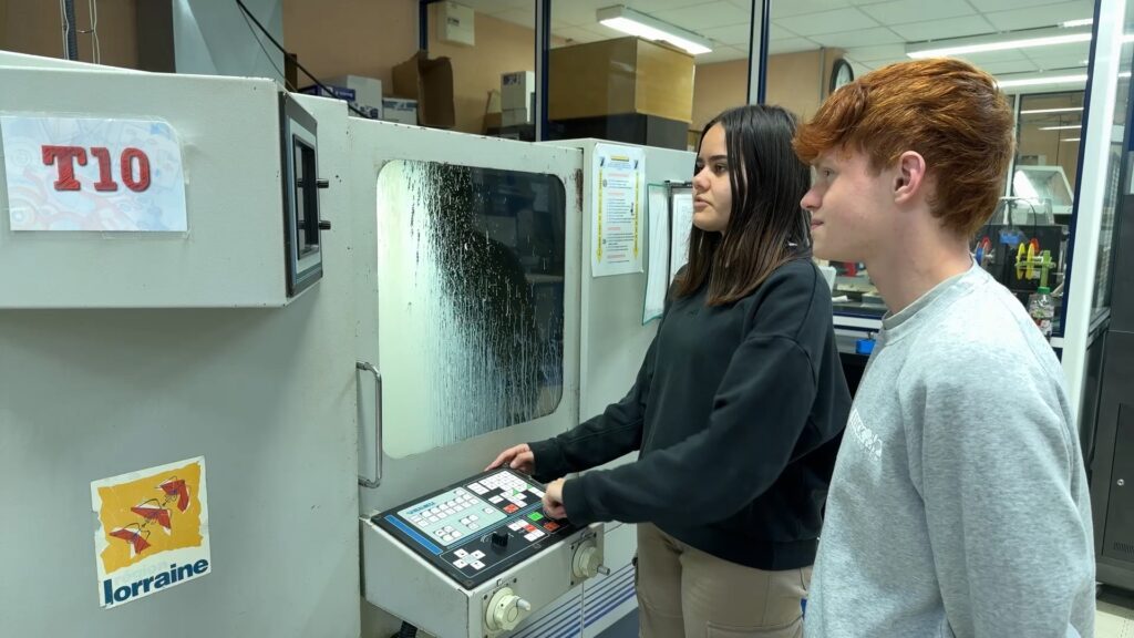 Des élèves français et allemands partagent leur savoir-faire en mécanique