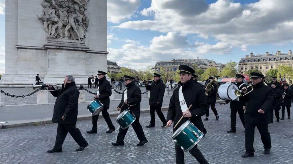 Ravivage de la flamme du soldat inconnu, orchestré par l’Harmonie municipale de Rohrbach-Oermingen