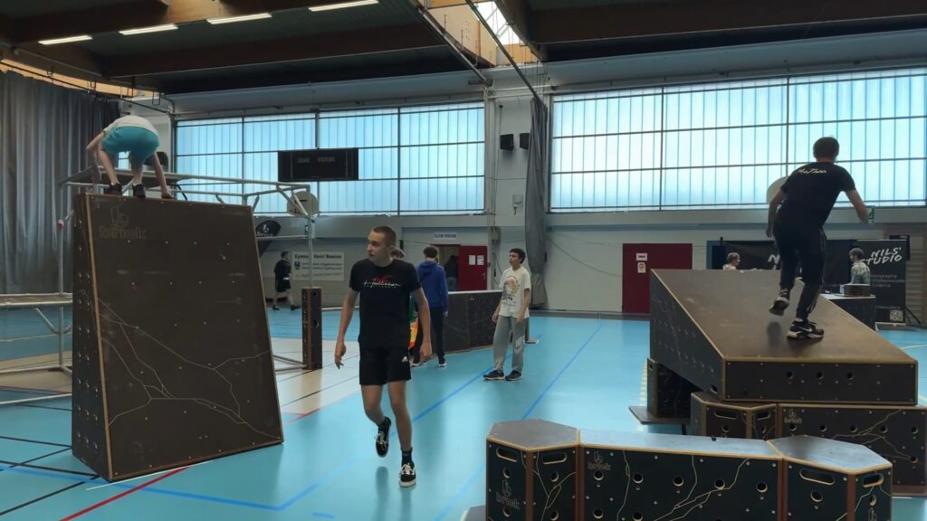Parkour : une discipline sportive acrobatique mêlant vitesse et agilité