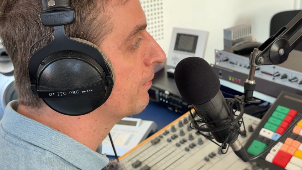 Hop'la, la balade secrète : Dans les coulisses de Radio Studio 1
