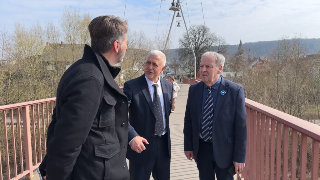 Bassin d’eau vive, zone de loisirs : projets et réalisations présentés au sous-préfet