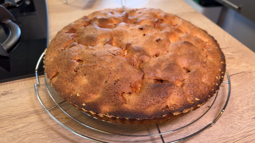 Hop'la, instant gourmand : gâteau aux pommes, aux noix et au chocolat
