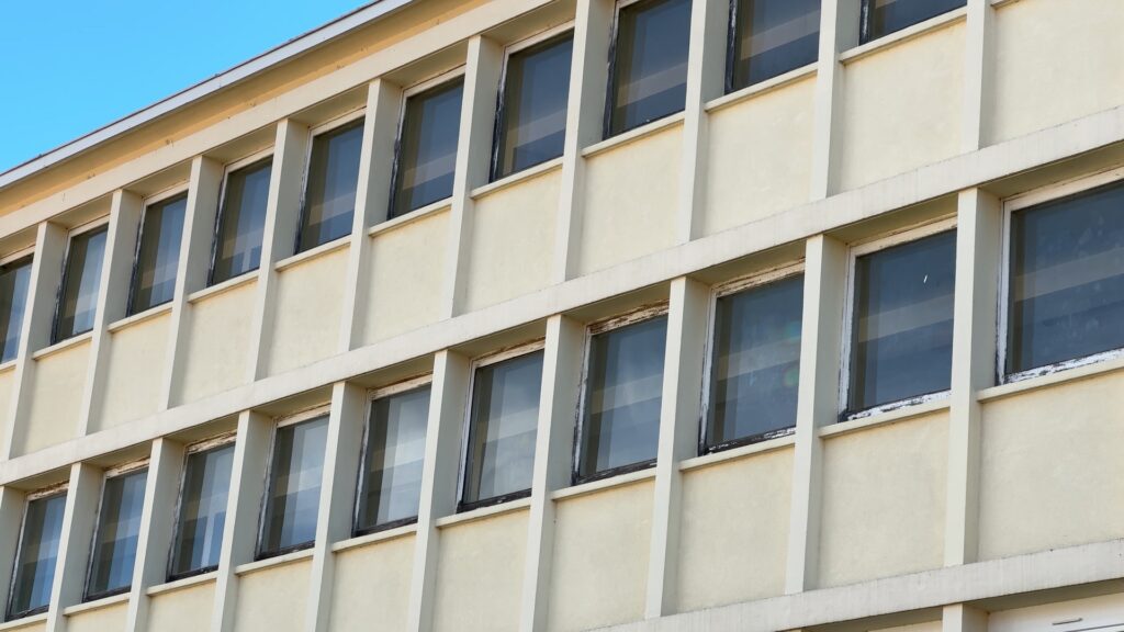Des fenêtres de l’école primaire de Neufgrange vont être remplacées en raison de leur vétusté