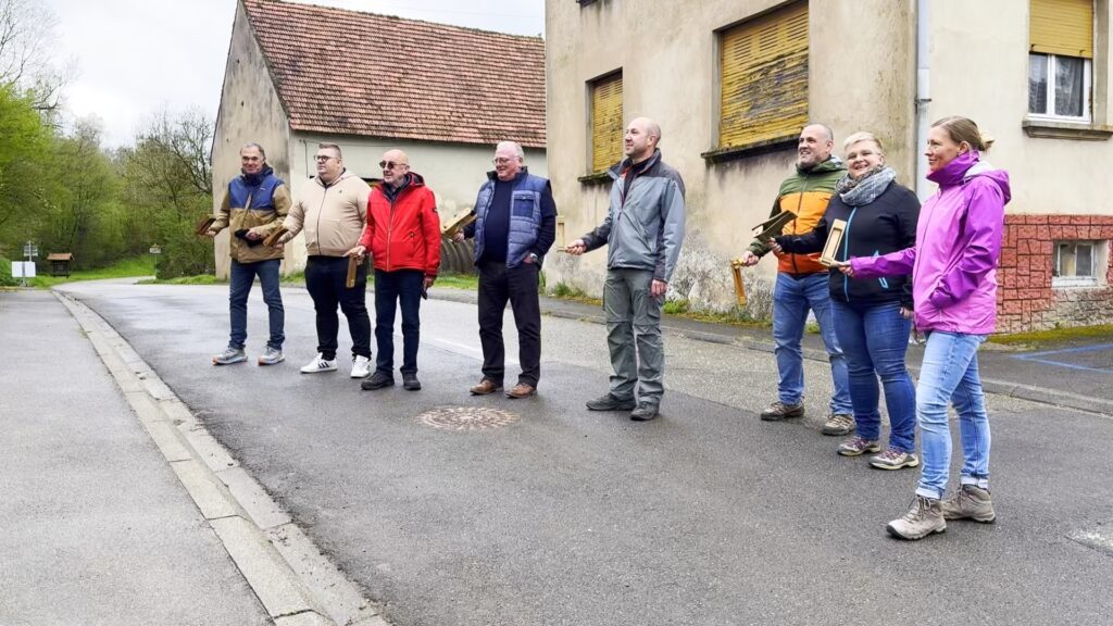 La tradition des crécelles renaît à Urbach