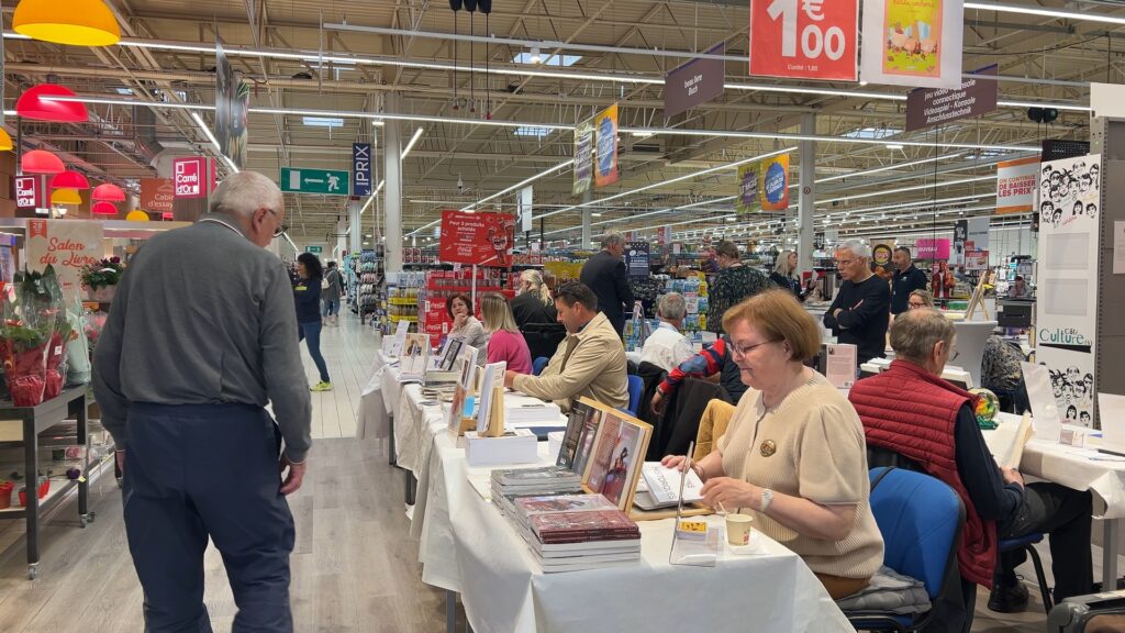 Une quinzaine d’auteurs réunis au premier salon du livre de Carrefour