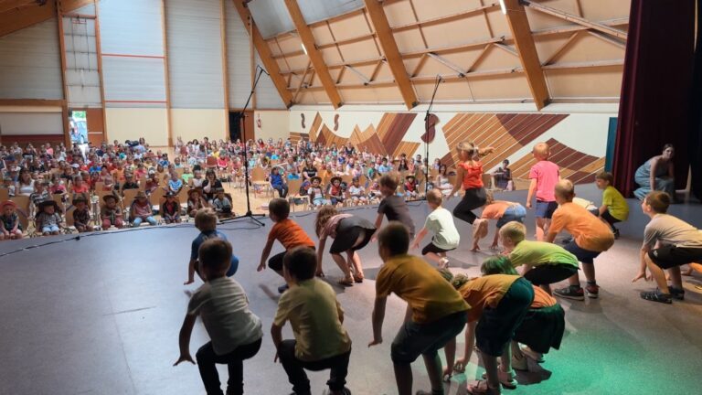 "D’ici et d’ailleurs", un spectacle inter-écoles aux sonorités internationales