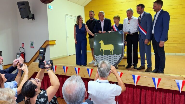 Deux MOF de Lambach réalisent le blason de la commune