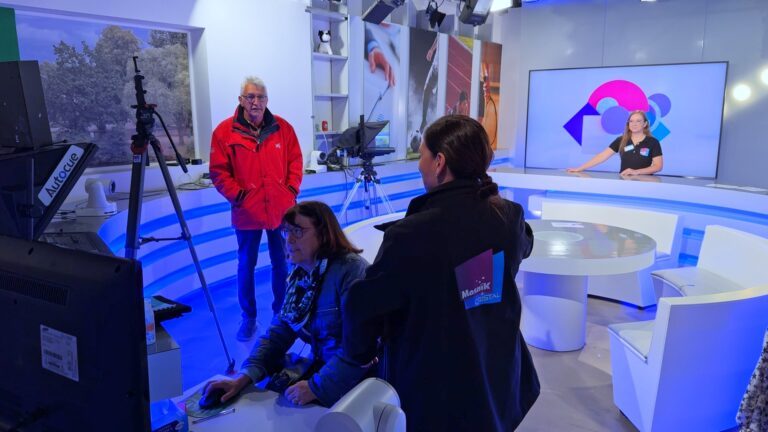 La télévision locale Mosaïk Cristal a ouvert ses portes au public
