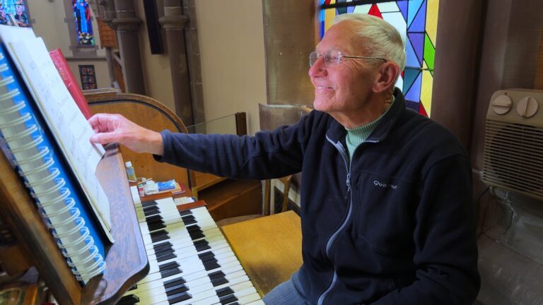 Hop'la, le portrait : 70 ans de passion de l'orgue pour Henri Baldinger
