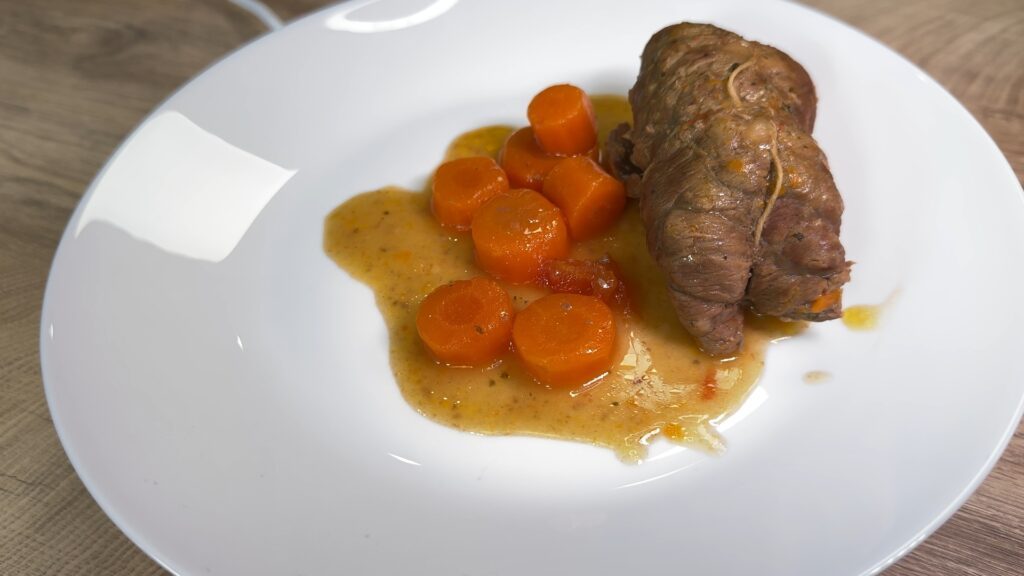 « Enfilez vos tabliers ! » : des roulades de bœuf