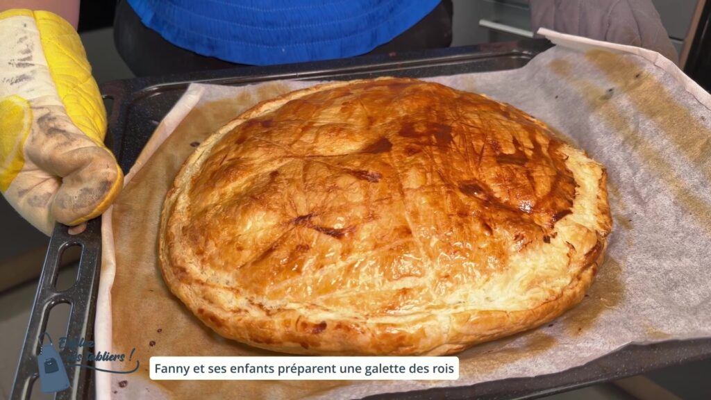 Enfilez vos tabliers ! Fanny et ses enfants préparent une galette des rois