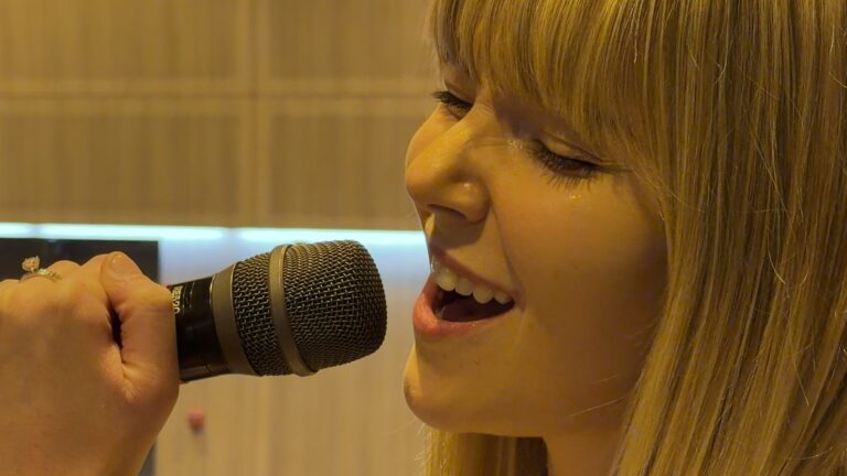 Dans les coulisses du premier concert de Lisa Dann à Woustviller