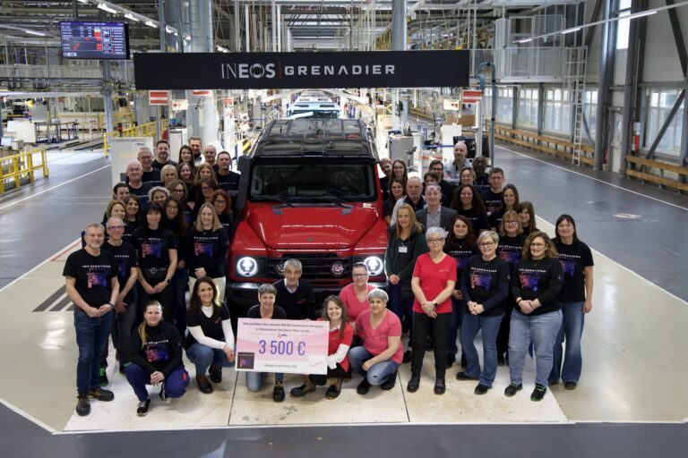 es salariés INEOS Automotive remettent 3 500 € à l’association DesSeins Pour La Vie