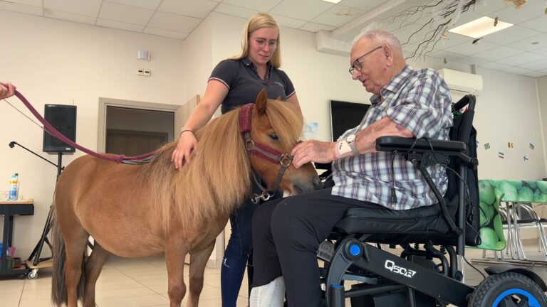 L’EHPAD Albert Schweitzer teste la médiation animale